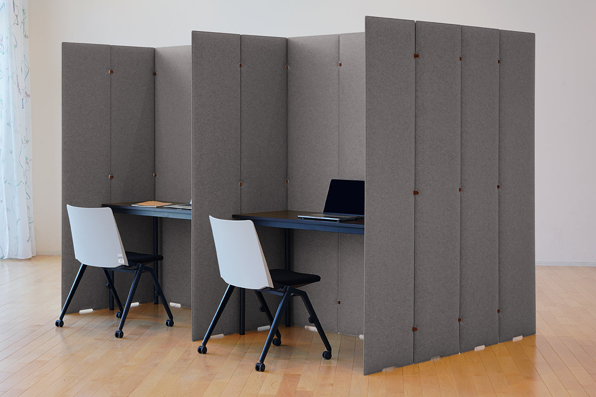 TRANQORD吸音パーテーション専用シンプルテーブルレイアウト