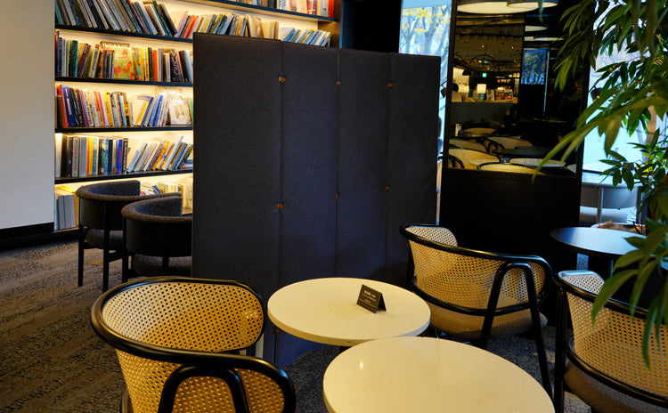 東京のコワーキングスペース「六本木 蔦屋書店 シェアラウンジ」様にて吸音パーテーションを設置しています！