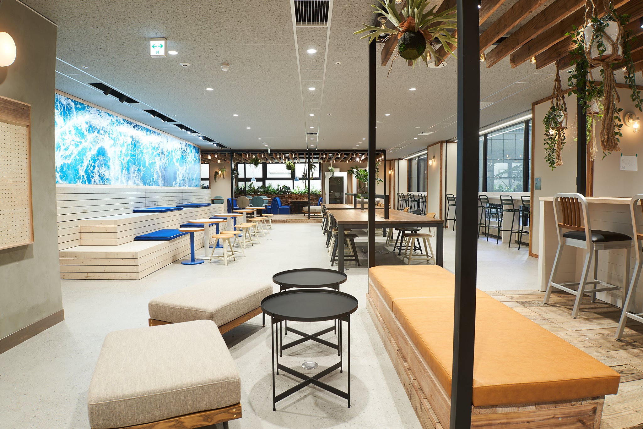LULL TECH BEACH店舗内装