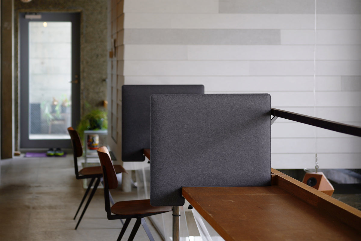 吸音デスクトップパネル サイドタイプ チャコール シックなインテリア